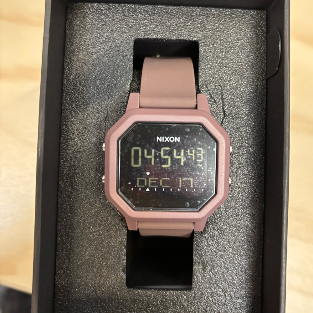 NIXON Siren Watch